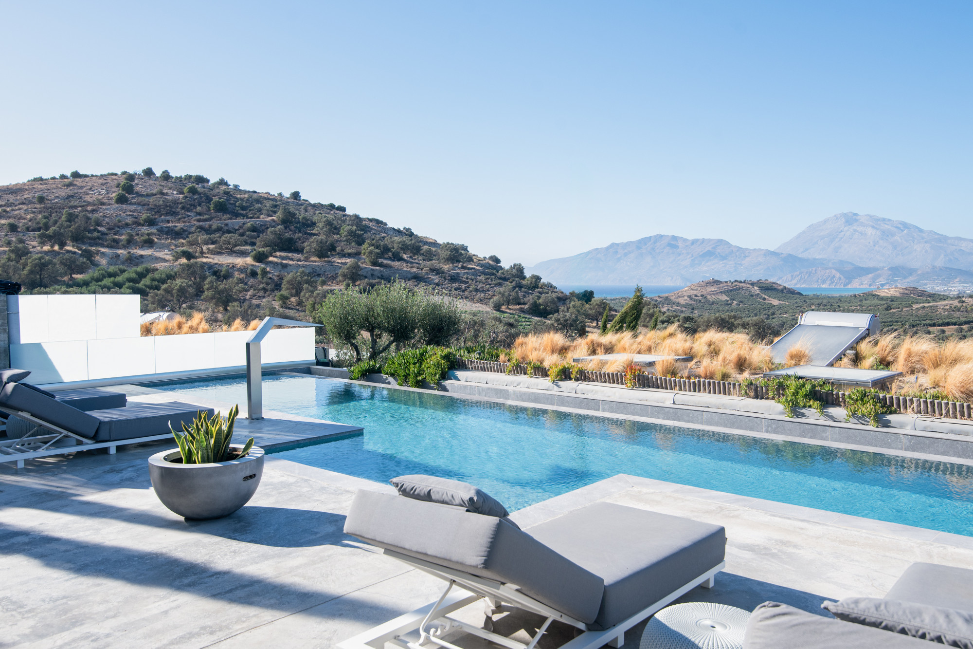 Marnos Green Luxury Grand Villa